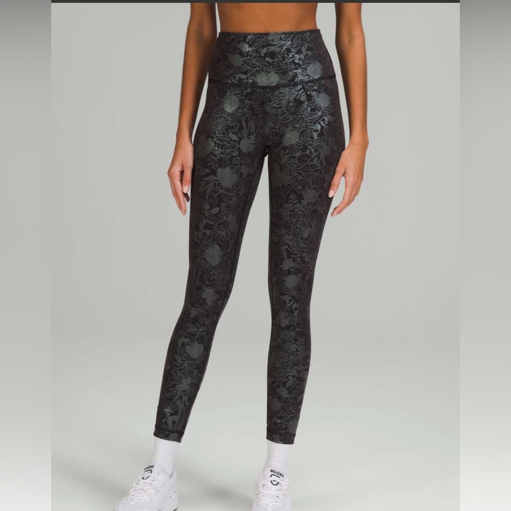 Lululemon Wunder Train High-Rise Tight 25" Foil. Like new. $118
